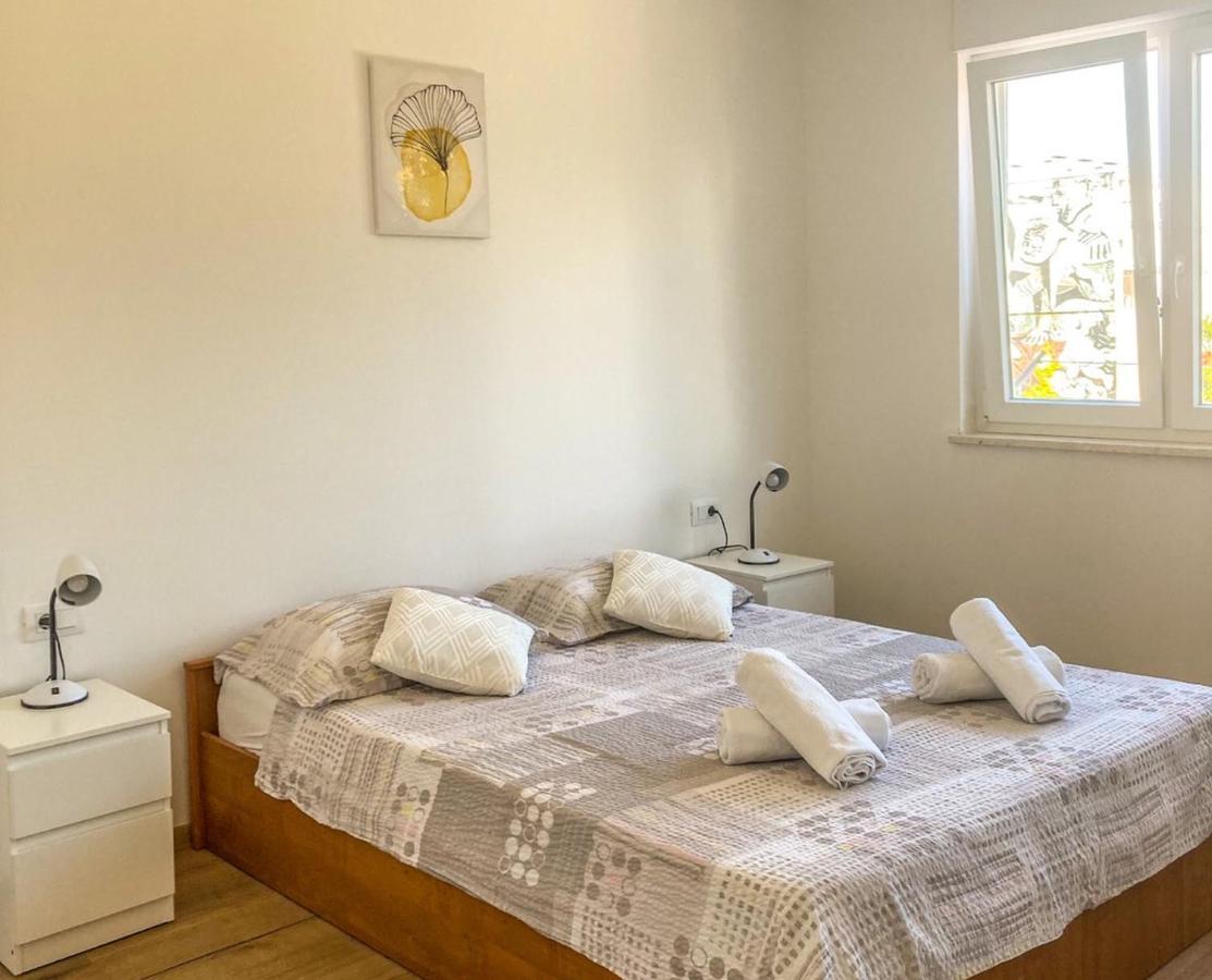 Apartment Mare Pula Exterior photo